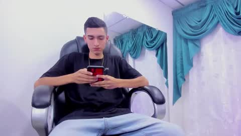 Ethan online show from January 2025 08:32:01 PM