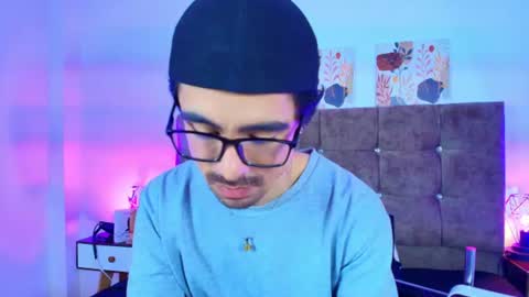 Snapshot of ethan_briggs chatting on June 2026 04:06:01 AM ethan online show from June 2026 04:06:01 AM