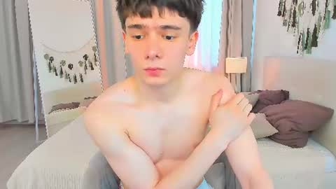 Snapshot of ethan_crowe chatting on July 2026 10:33:02 AM Ethan online show from July 2026 10:33:02 AM