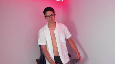 Snapshot of ethan_sai01 chatting on January 2025 06:33:02 PM ETHAN SAI online show from January 2025 06:33:02 PM