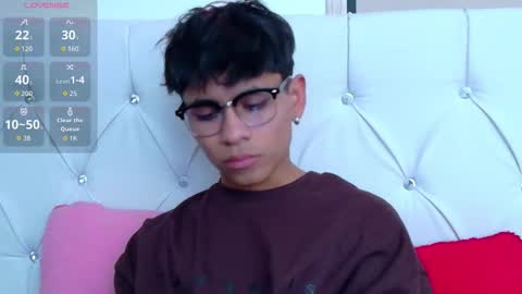 Ethan online show from November 2025 08:52:01 PM