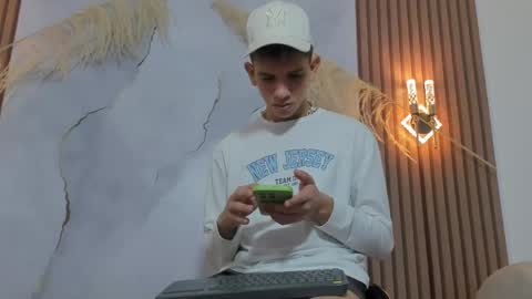 ethanhot_os online show from May 2026 08:28:02 PM