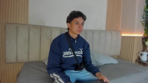 ethanlowell online show from February 2026 04:32:01 AM