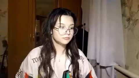 Lily 1st day online show from May 2026 06:48:01 PM