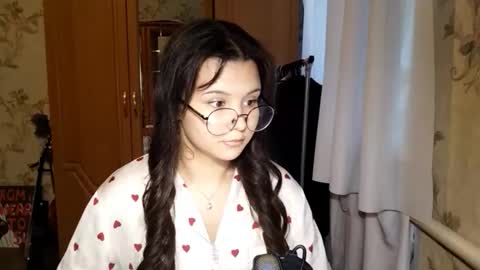 Lily 1st day online show from May 2026 03:28:01 PM