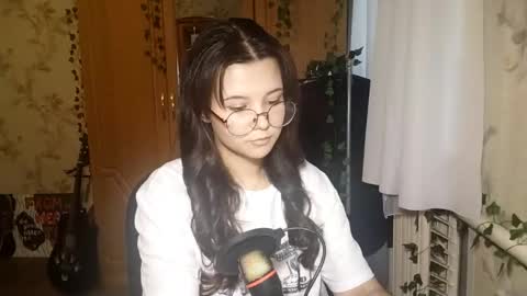 Lily 1st day online show from May 2026 04:25:01 PM