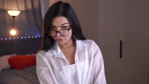 Camila online show from December 2025 08:23:01 AM