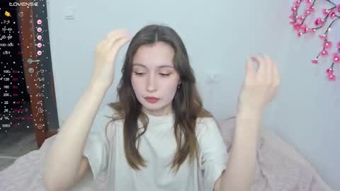 Veronica Tiia Lilith left to right online show from February 2026 09:11:02 PM