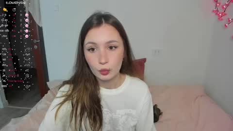 Veronica Tiia Lilith left to right online show from April 2026 09:41:02 PM