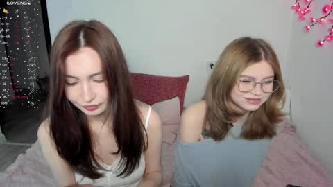 Snapshot of eumomino chatting on May 2026 05:53:02 PM Veronica Tiia Lilith left to right online show from May 2026 05:53:02 PM