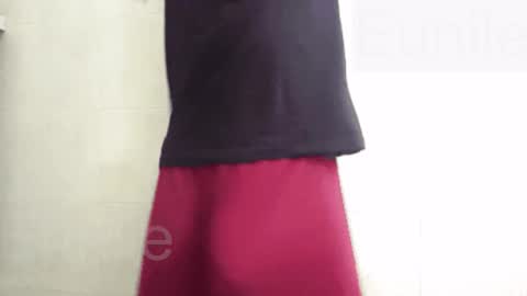 eunile online show from December 2025 11:59:01 AM