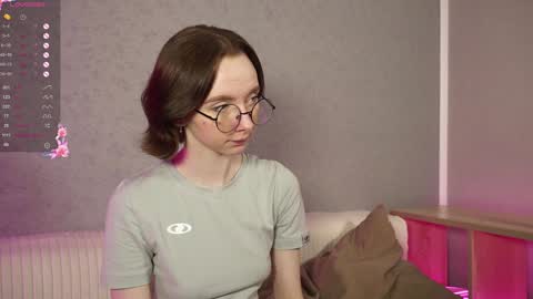Snapshot of euphoria_girls chatting on February 2025 09:45:02 PM check about me online show from February 2025 09:45:02 PM