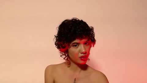 Eva  online show from December 2025 09:47:02 AM