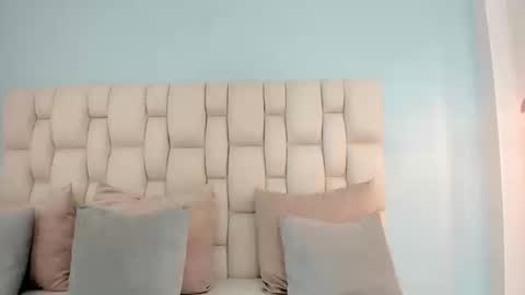 Eva  online show from March 2026 04:39:01 AM