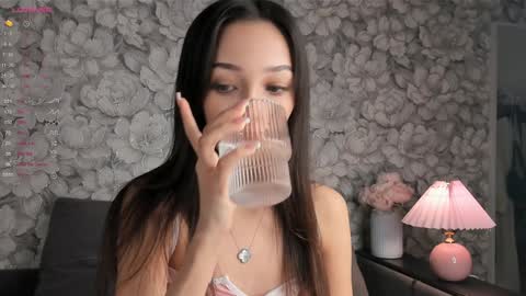 Snapshot of eva_doncray chatting on December 2024 09:15:02 PM Eva online show from December 2024 09:15:02 PM