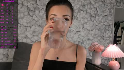 Snapshot of eva_doncray chatting on December 2024 07:52:02 PM Eva online show from December 2024 07:52:02 PM