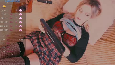 Snapshot of eva_gloss chatting on December 2024 02:59:01 AM Eva online show from December 2024 02:59:01 AM