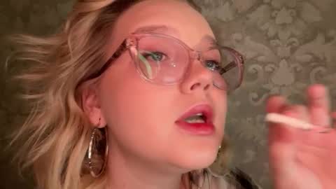 Snapshot of eva_kittenn chatting on October 2025 06:42:02 PM eva_kittenn online show from October 2025 06:42:02 PM