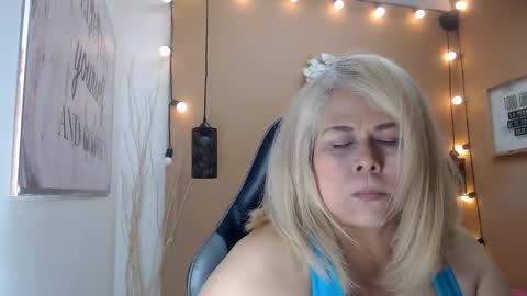 Snapshot of eva_love49 chatting on November 2025 12:19:02 PM eva_love49 online show from November 2025 12:19:02 PM