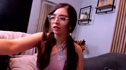 Angelinne online show from October 2025 03:53:02 AM