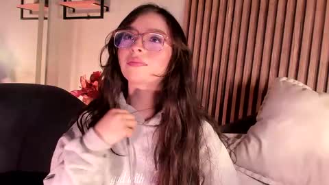 Angelinne online show from May 2026 03:34:02 AM
