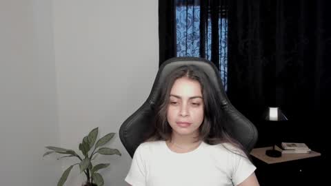 eva_monn online show from January 2025 05:01:01 PM