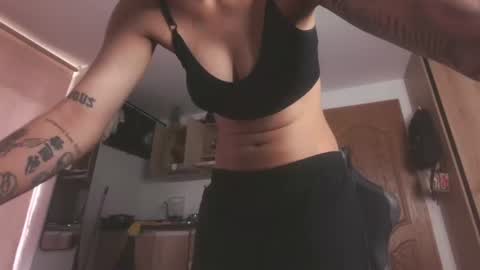 Snapshot of eva_monwalker chatting on June 2026 01:09:02 PM Eva cute online show from June 2026 01:09:02 PM
