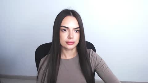 Eva online show from November 2025 12:20:01 PM