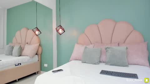 Snapshot of evaa__rose_ chatting on April 2026 03:45:01 PM Eva online show from April 2026 03:45:01 PM