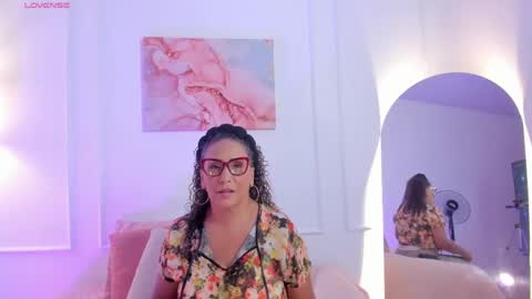 Snapshot of evaa_mills chatting on April 2026 09:30:02 PM Eva online show from April 2026 09:30:02 PM
