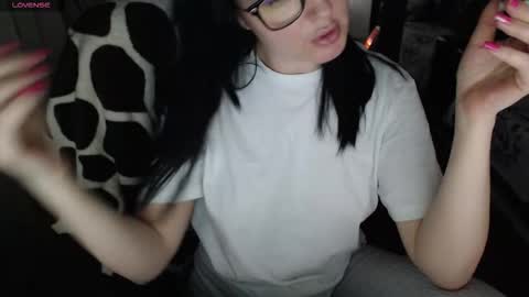 Snapshot of evadream1 chatting on February 2026 10:40:01 PM EVADREAM online show from February 2026 10:40:01 PM