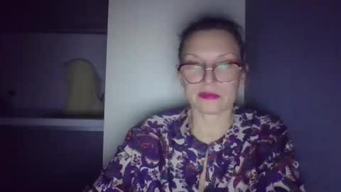 evaglad online show from October 2025 09:13:01 PM
