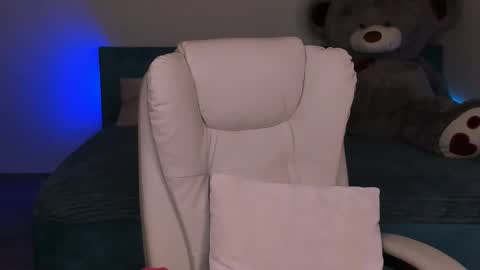 Eva online show from December 2024 08:53:02 PM