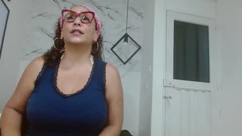 Eva Mills online show from November 2025 08:54:02 PM