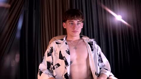 Snapshot of evan__joy chatting on February 2026 09:30:02 PM Evan online show from February 2026 09:30:02 PM