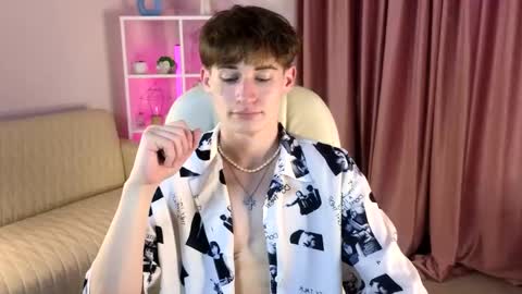 Snapshot of evan__joy chatting on February 2026 09:37:02 PM Evan online show from February 2026 09:37:02 PM