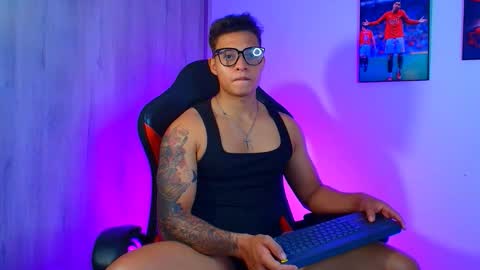 EVAN GREY online show from October 2025 03:59:01 AM