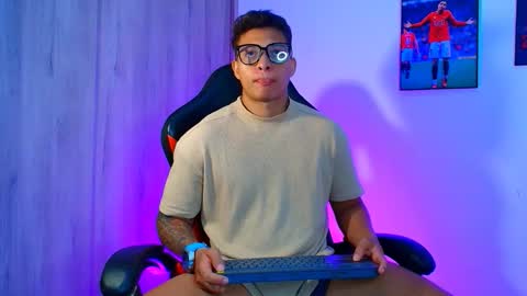 EVAN GREY online show from October 2025 03:05:01 AM