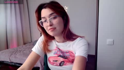 Snapshot of evangeline_lawrence chatting on December 2024 12:44:02 PM Annice online show from December 2024 12:44:02 PM