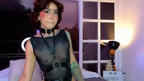 Evangelyne online show from January 2025 03:33:01 PM