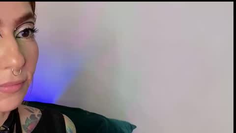 Evangelyne online show from October 2025 04:08:02 PM