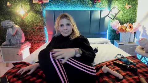 Snapshot of evangelyne_rose chatting on March 2026 02:04:02 AM Evangelyne online show from March 2026 02:04:02 AM