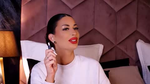 EvaRhea online show from October 2025 03:25:02 AM