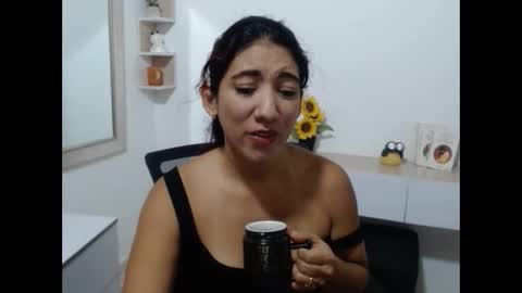 evarodriguez_ online show from September 2025 06:40:01 PM