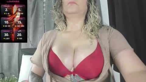 evasaenz online show from October 2025 12:32:01 AM