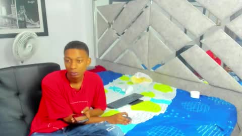 Eva And Emmanuel online show from November 2025 01:11:01 PM