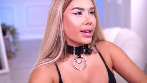 Snapshot of evazane chatting on October 2025 07:02:01 PM Eva online show from October 2025 07:02:01 PM