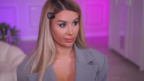 Snapshot of evazane chatting on October 2025 08:31:01 PM Eva online show from October 2025 08:31:01 PM