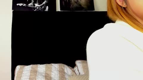 Eve collen online show from December 2025 11:47:02 PM