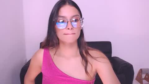 Snapshot of eve_rox18 chatting on December 2024 06:33:01 PM Eve Rox18 online show from December 2024 06:33:01 PM